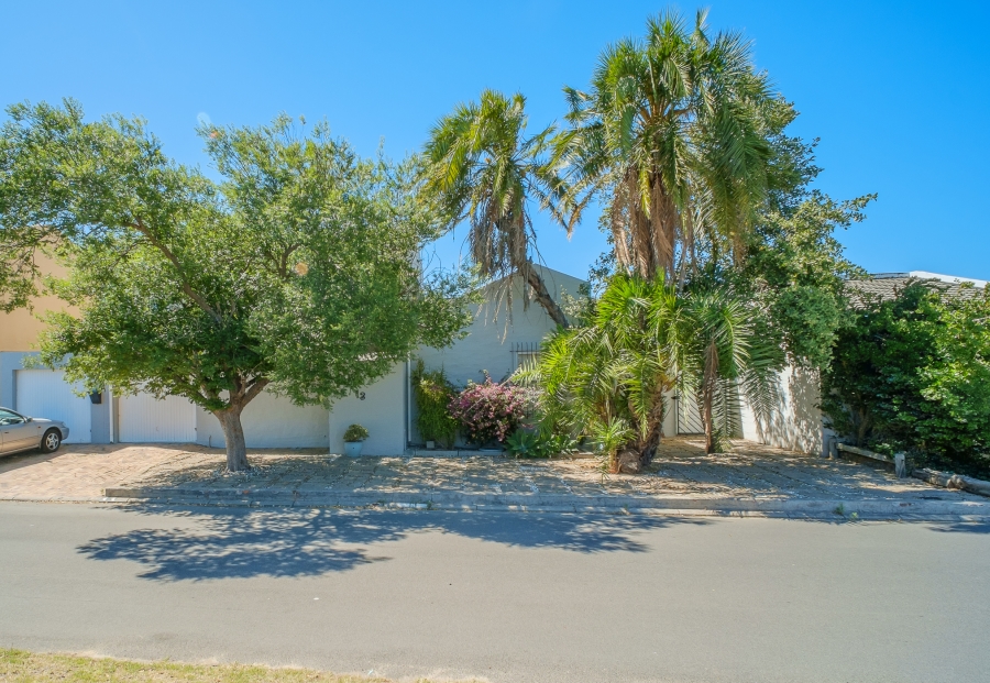 4 Bedroom Property for Sale in Edgemead Western Cape